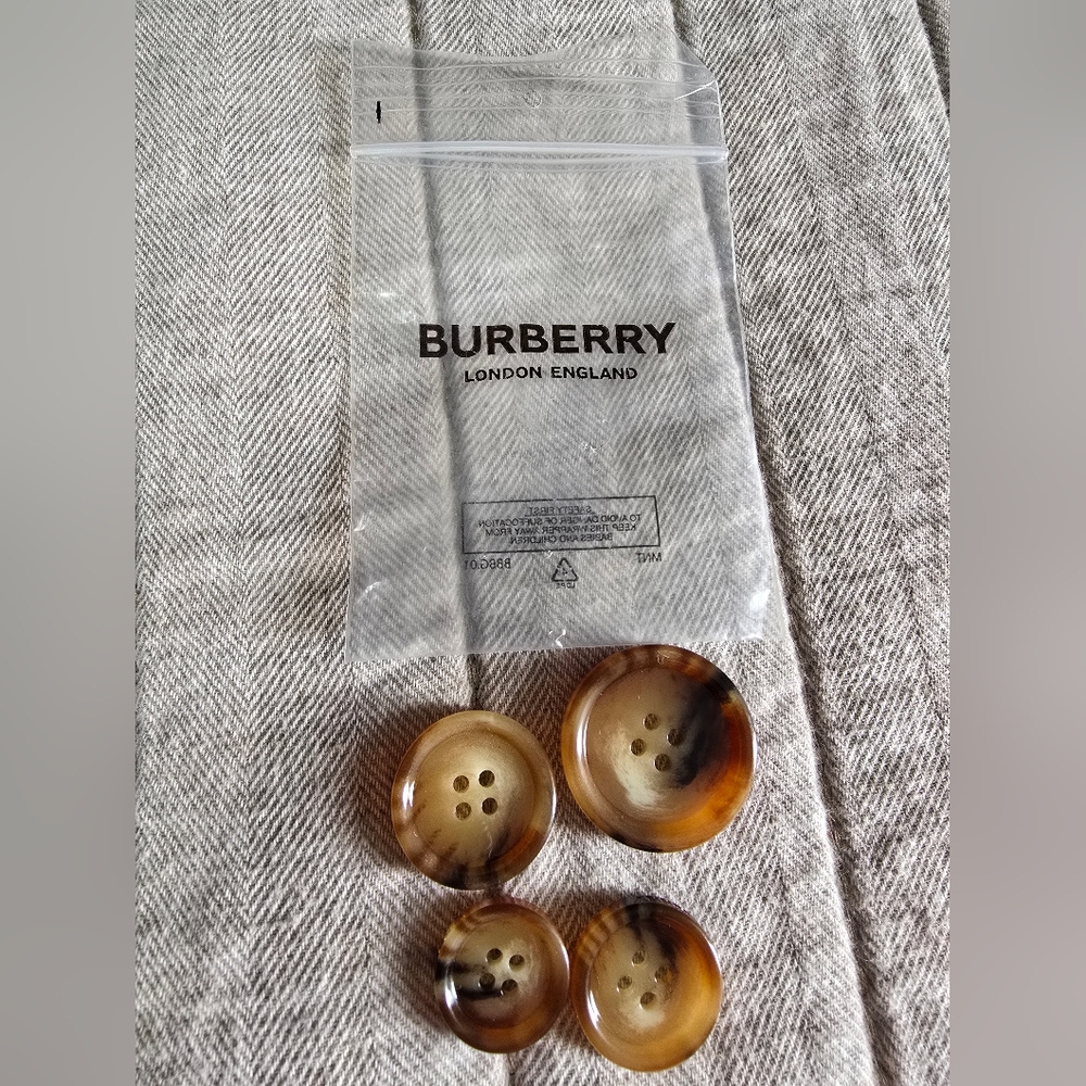 NWT BURBERRY Cashmere Double-Breasted Kensington Coat - Picture 10 of 16